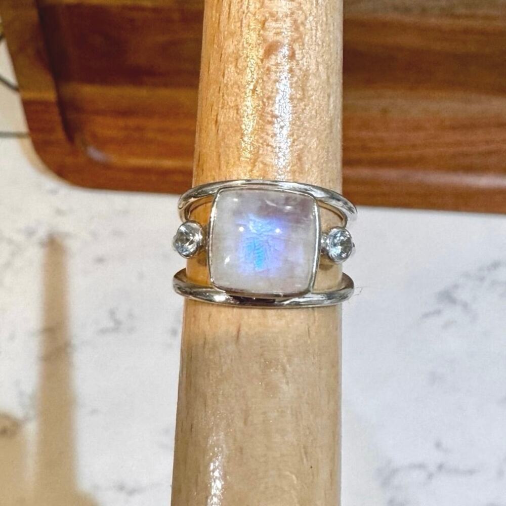 925 sterling silver ring natural rainbow moonstone centerpiece cz accents size 8